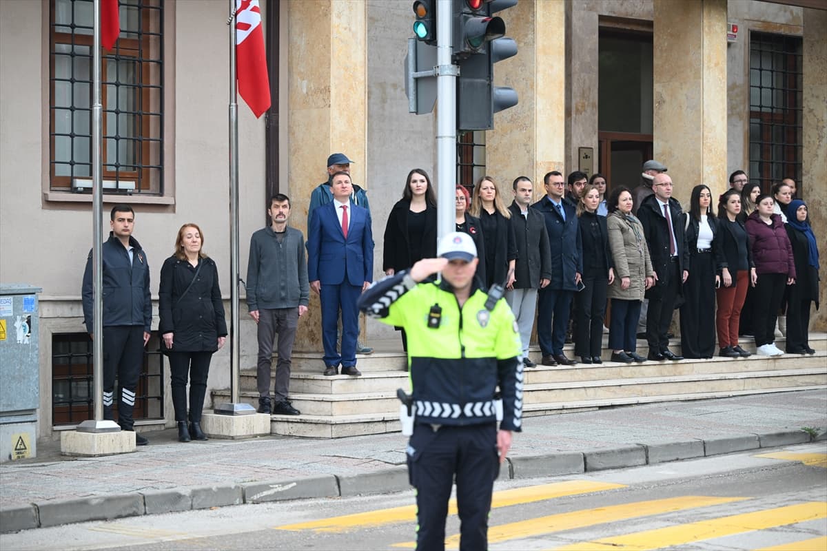 Türkiye Atatürk'ü ölüm yıl dönümünde andı