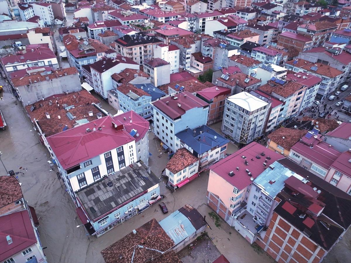 Samsun Havza'da sağanak felaketi: Dereler taştı, 12 kişi yaralandı