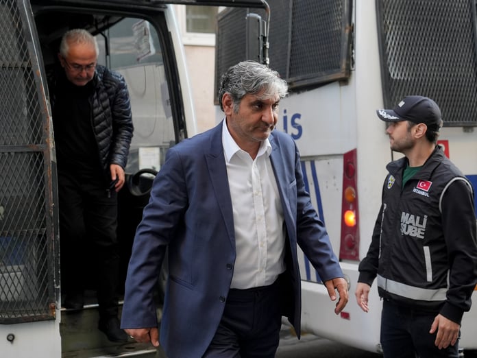 İBB'ye yönelik yolsuzluk soruşturmasında Aykut Erdoğdu ve 2 şüpheli tutuklandı