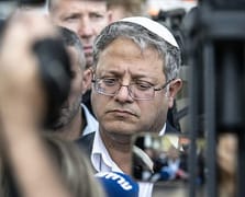 Bedeviler İsrail'in aşırı sağcı bakanı Ben-Gvir'in konvoyunu taşladı