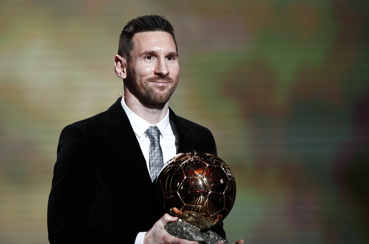 Lionel Messi ödül alırken