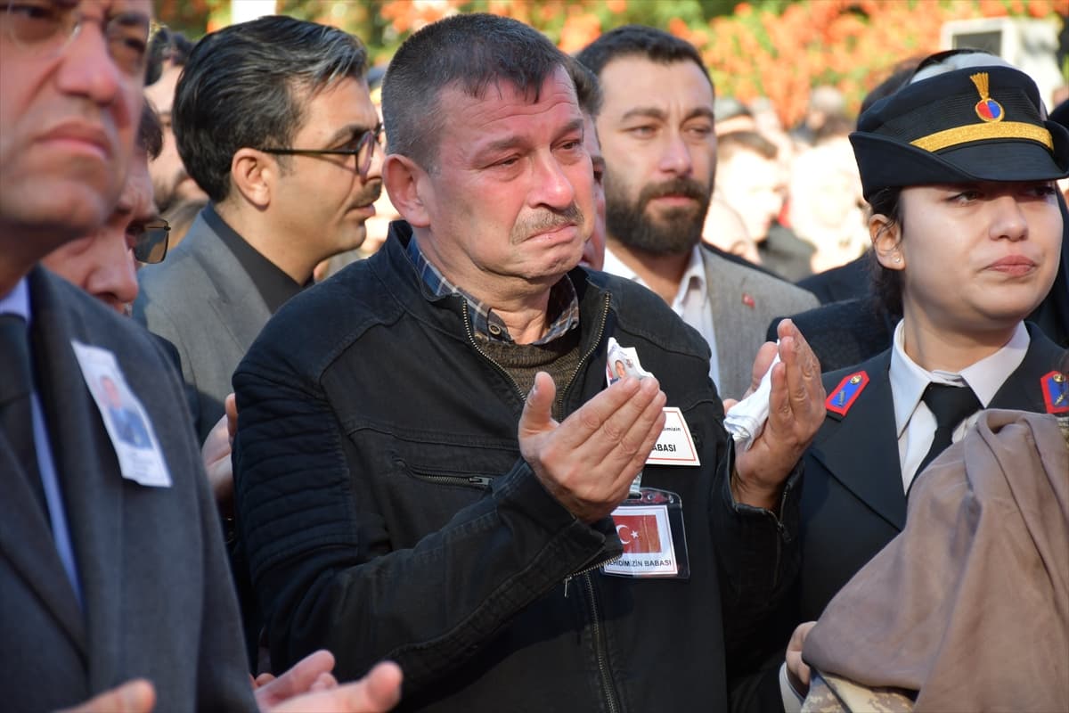 Türkiye için en acı günlerden biri: Şehitler son yolculuğuna uğurlandı