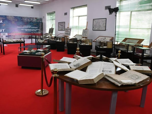 Arnavutluk'ta "Akdeniz'in Hafızası" sergisi açıldı: Osmanlı eserleri ziyaretçilerle buluşuyor