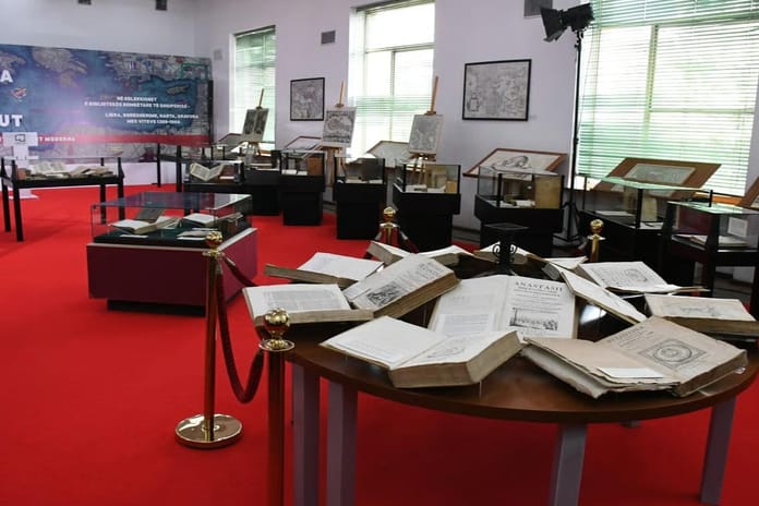 Arnavutluk'ta "Akdeniz'in Hafızası" sergisi açıldı: Osmanlı eserleri ziyaretçilerle buluşuyor