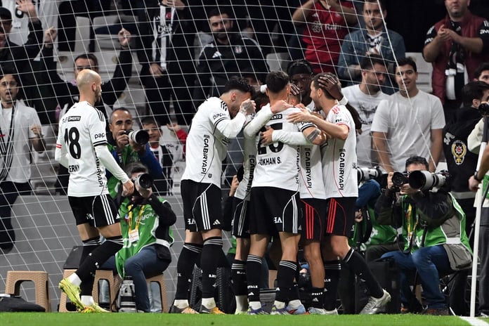 Öne geçtiği maçlarda puan kaybı tekrarladı