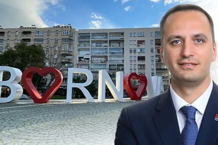Bornova Belediye Başkanı eleştiri yaptığı için muhtarı ofisten kovdu