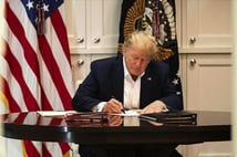 Trump ilaç fiyatlarını düşürecek kararnameyi imzaladı