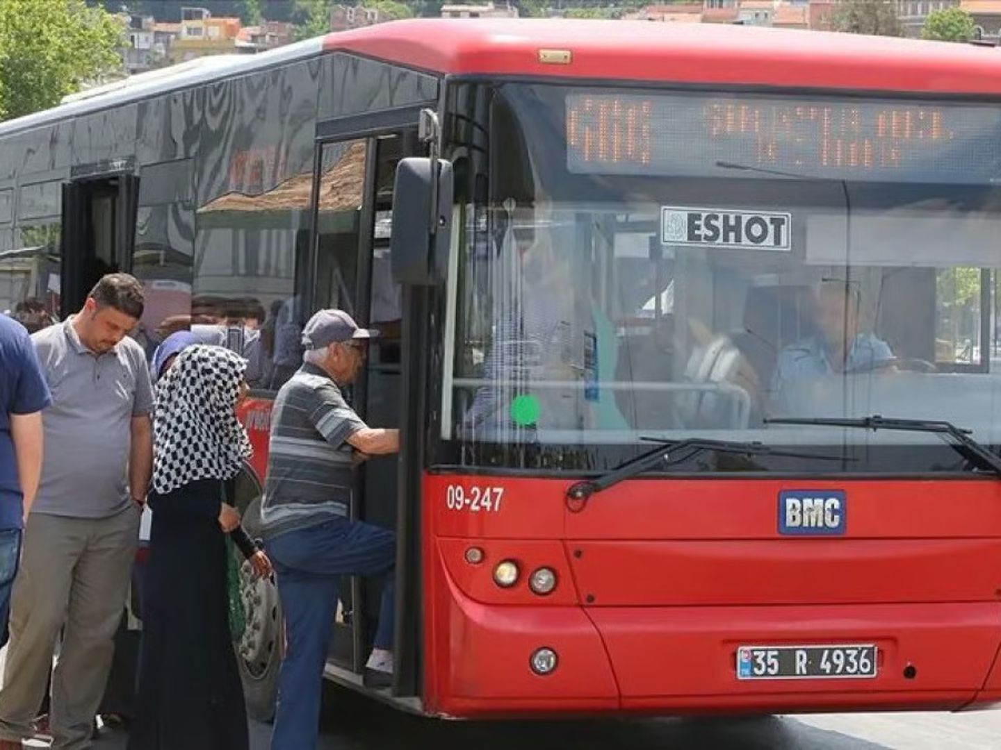 Belediye Meclisi onayladı: İzmir'de toplu ulaşım ücretlerine zam geldi