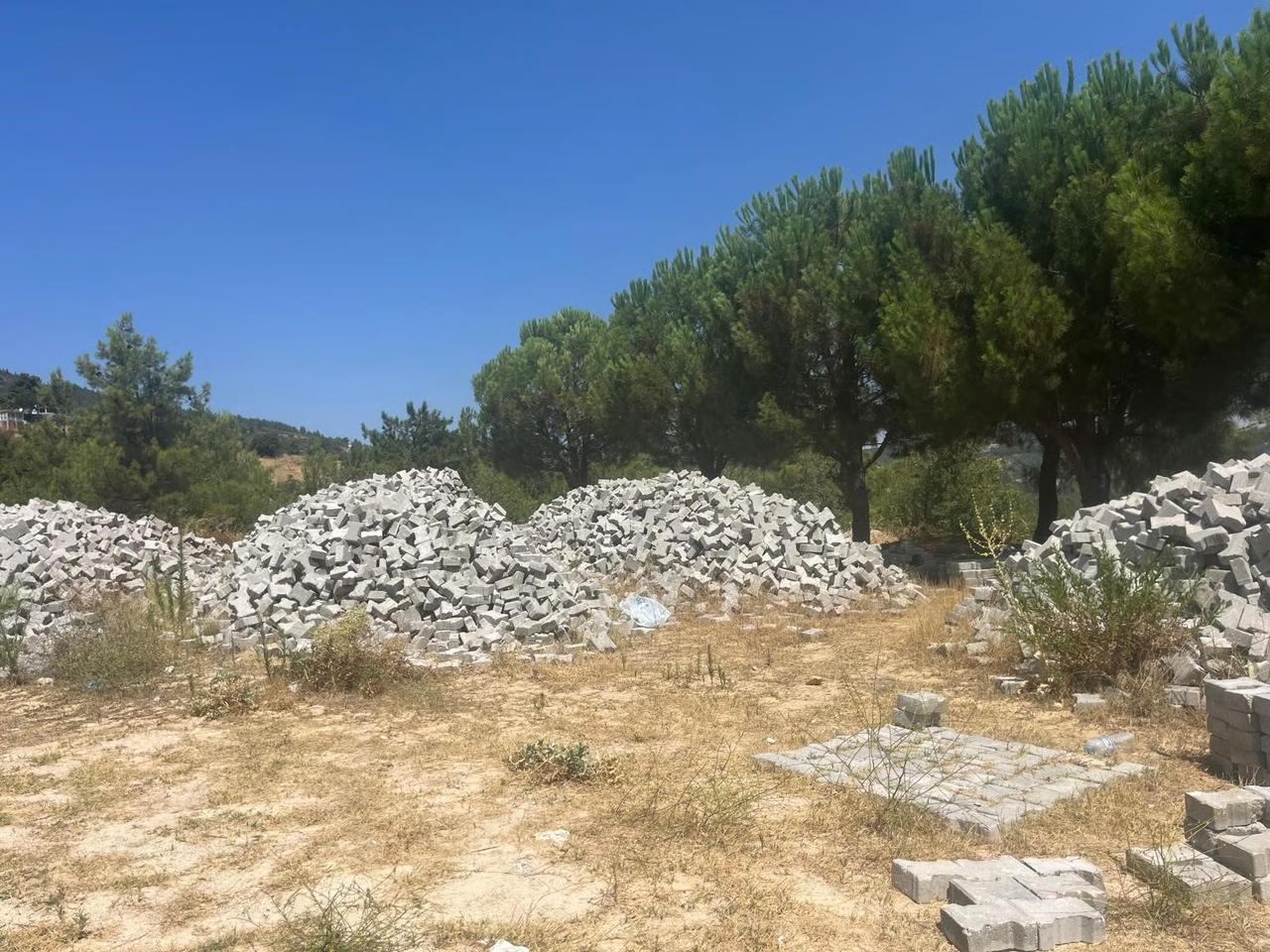 Denizli'de hibe parke taşları parayla satıldı