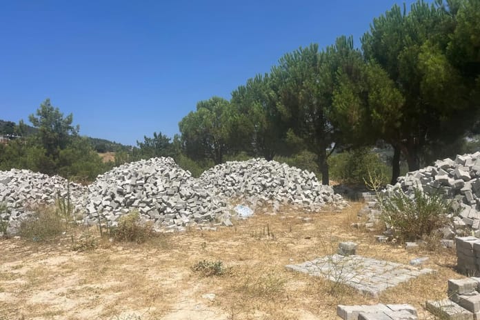 Denizli Buldan'da hibe edilen parke taşları parayla satıldı iddiası