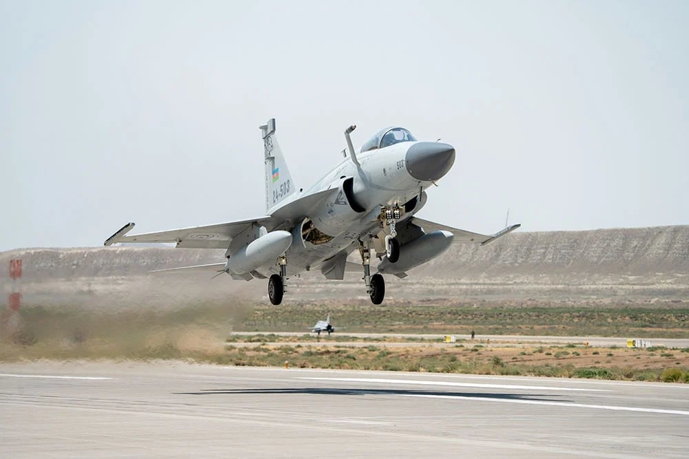 Umman, JF-17 alımı için Pakistan ve Çin ile görüşüyor