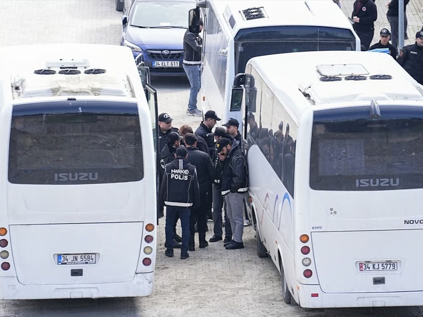 Uyuşturucu soruşturmasında yeni gelişme! 4 tutuklama, 6 ünlü isme yurt dışı yasağı