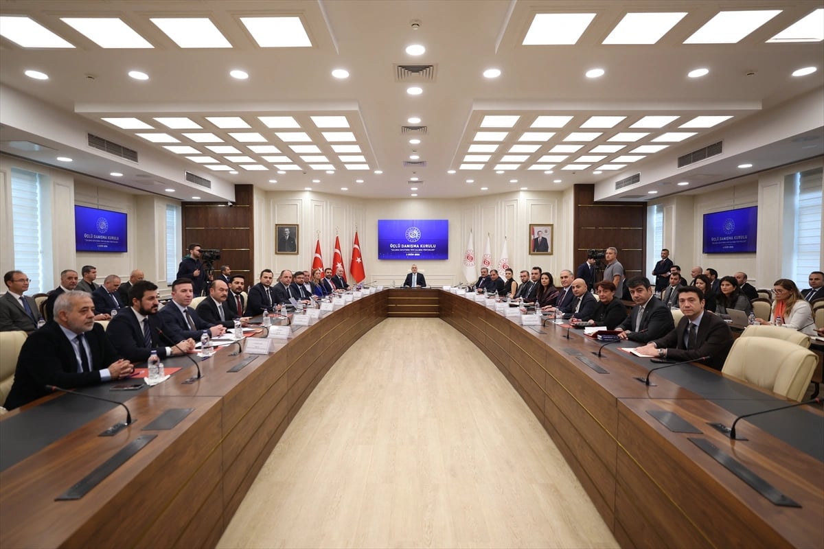 Yeni modeller için düğmeye basıldı