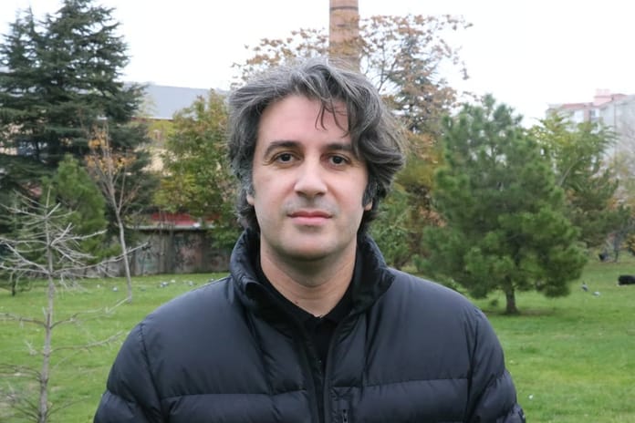 Yanlışlıkla hesabına gönderilen 2,3 milyon TL'yi iade eden akademisyen: Dürüstlük yaptım gibi görmüyorum