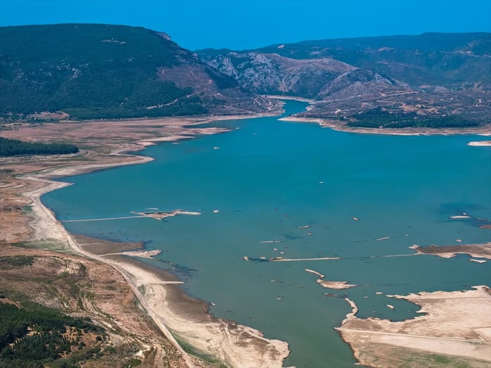 İzmir'in can damarı kuruyor: Tahtalı Barajı'nda doluluk oranı yüzde 10'a düştü