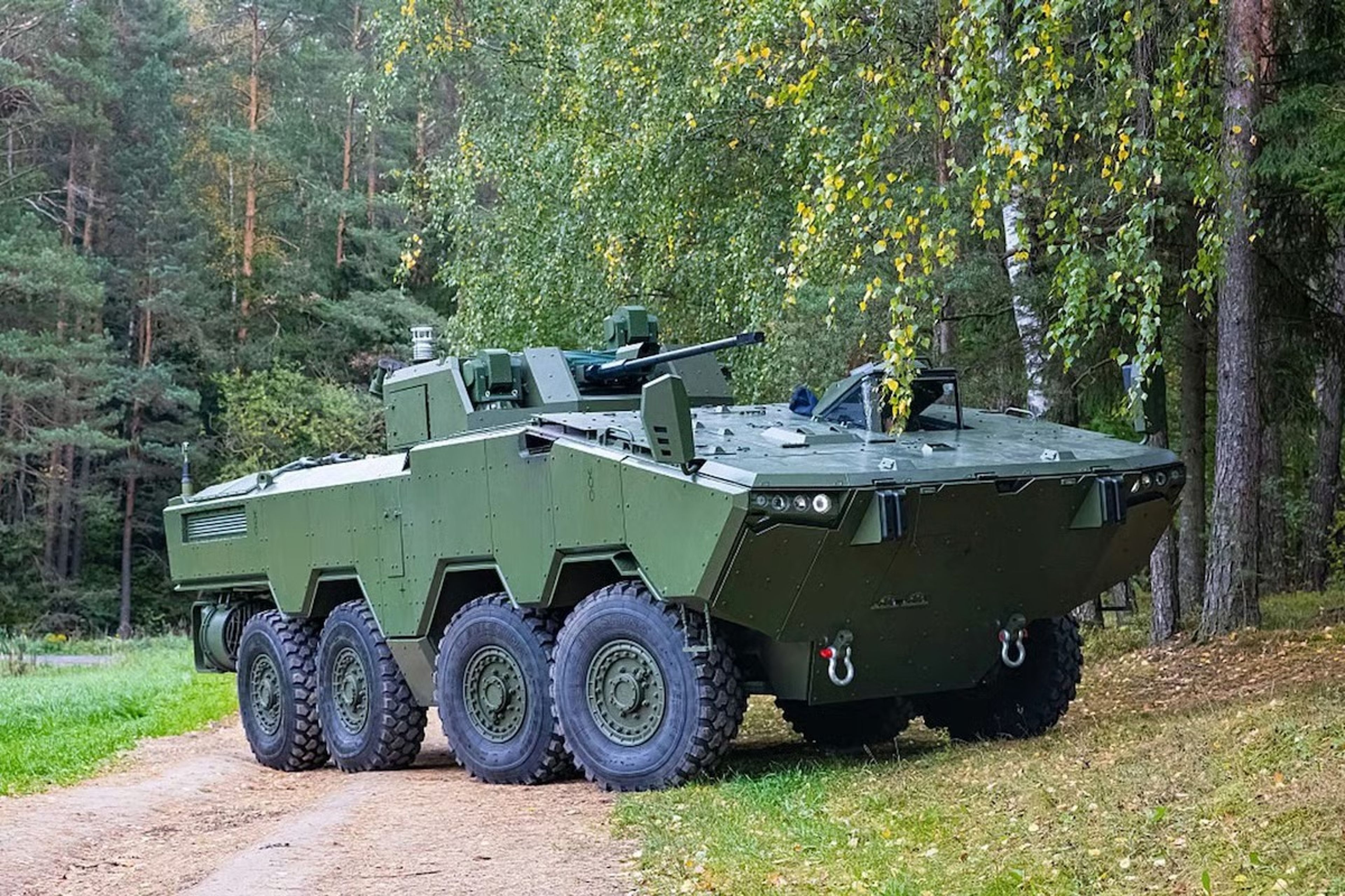 Belarus, yeni nesil zırhlı muharebe aracının seri üretimine başladı