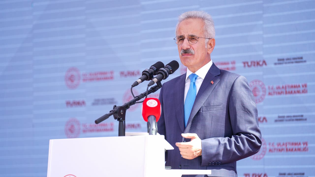Bakan Uraloğlu duyurdu! Yeni ulaşım hattı geliyor: 26 dakikaya düşecek