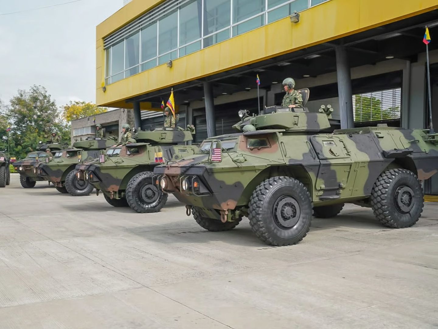 Kolombiya, ABD’den ilave M1117 Guardian zırhlı araçlar teslim aldı
