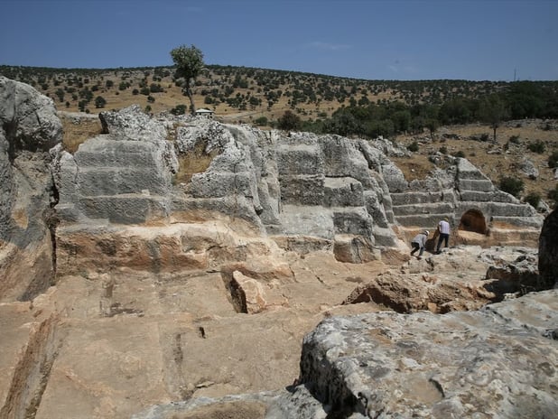 Diyarbakır'daki kazılarda 160 çocuğun gömülü olduğu antik mezarlık bulundu