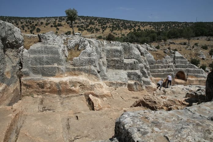 Diyarbakır'daki kazılarda 160 çocuğun gömülü olduğu antik mezarlık bulundu
