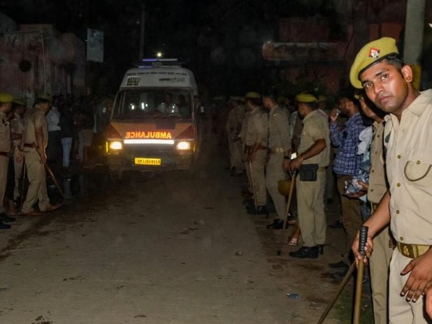 Keşmir'de turist grubuna terör saldırısı: 26 ölü