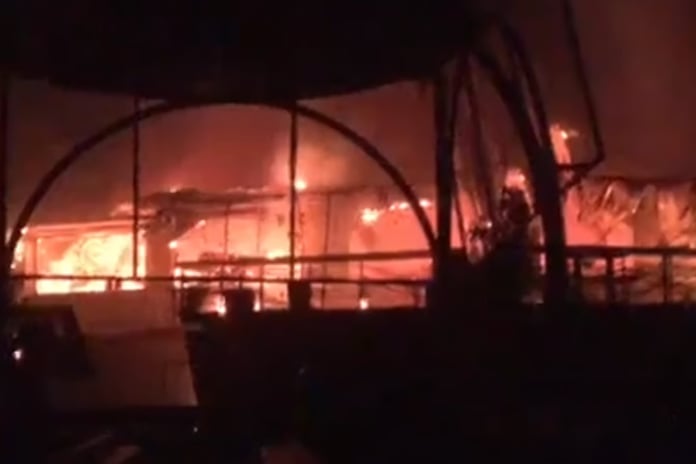 Hindistan'da gece kulübünde yangın: 25 ölü