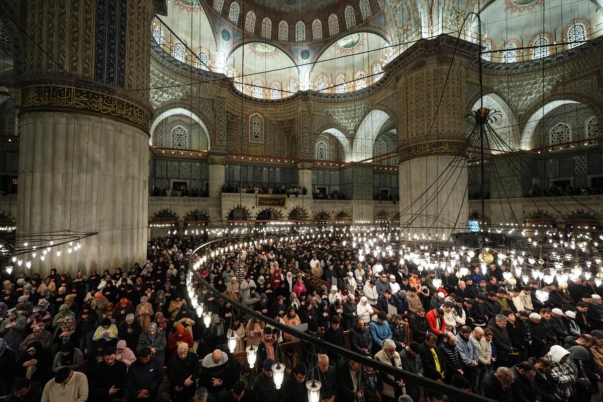 Yurt genelinde Kadir Gecesi idrak edildi