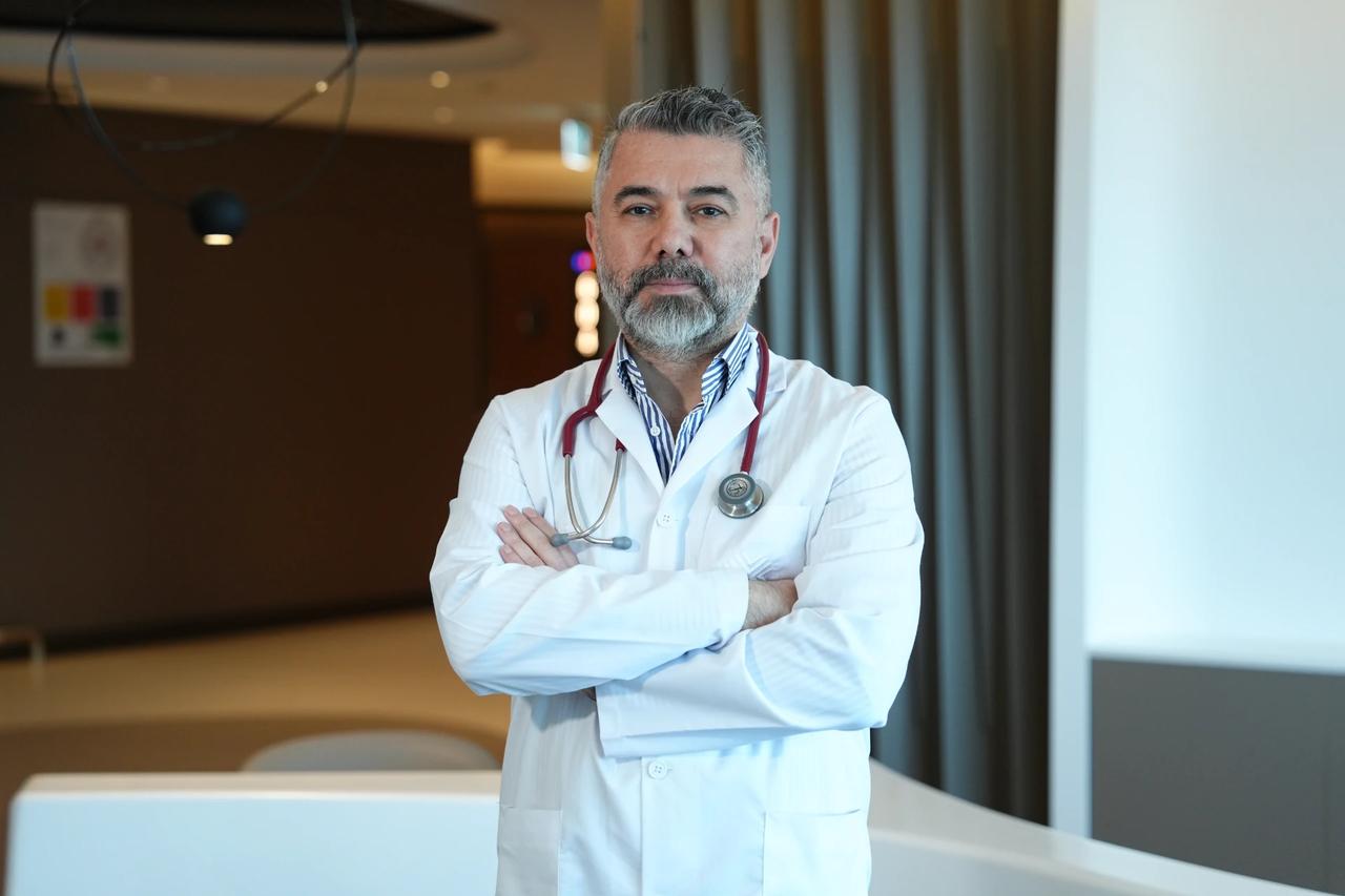 Enfeksiyon Hastalıkları Uzmanı Doç Dr Hüsrev Diktaş