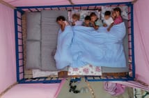 Mardin ve Batman'da sıcaklardan damda uyuyarak korunuyorlar