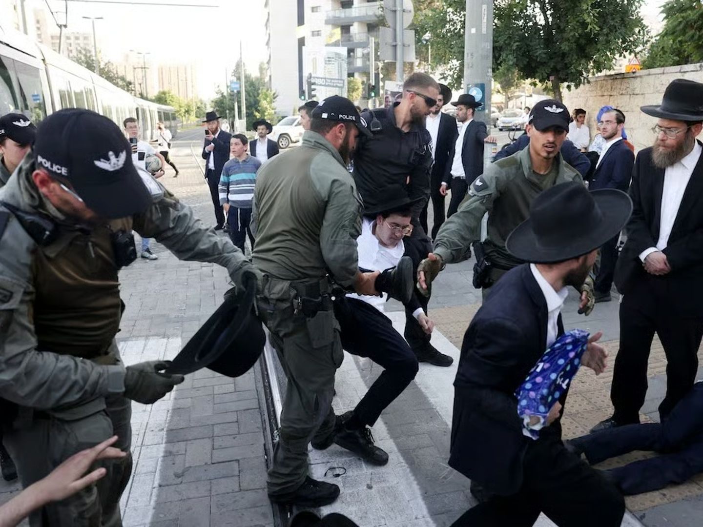Batı Kudüs karıştı: İsrail polisi ile Herediler çatıştı
