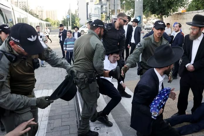 Batı Kudüs karıştı: İsrail polisi ile Herediler çatıştı