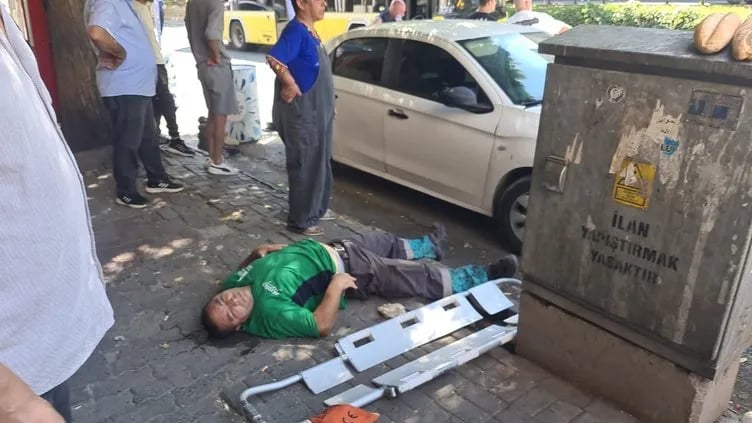 Beyoğlu Tarlabaşı'nda İETT otobüsü kazası: Çok sayıda araç hasar gördü, yaralılar var