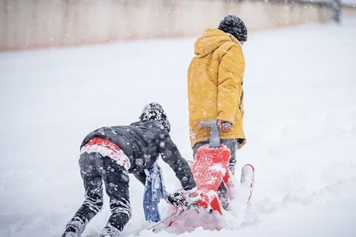 Kar yağışı eğitimi vurdu! Valiliklerden peş peşe tatil açıklaması
