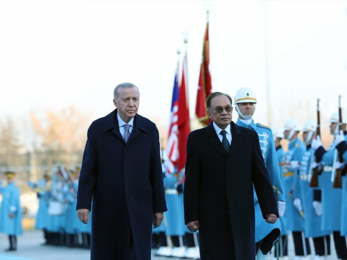 "İslam Dünyası'na liderlik ediyorsunuz"