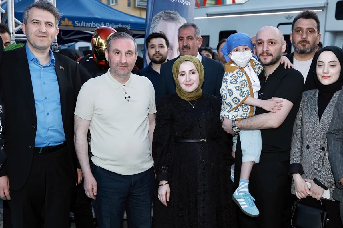 Sultanbeyli'de kanseri yenen minik Zeyd için gökyüzü balonlarla renklendi