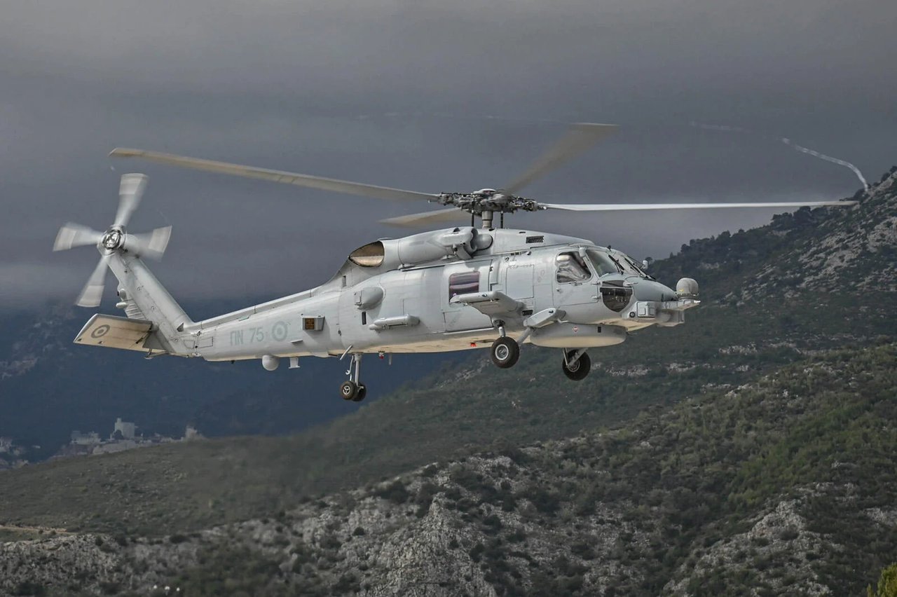Yunanistan’da helikopter üssünde yangın çıktı 
