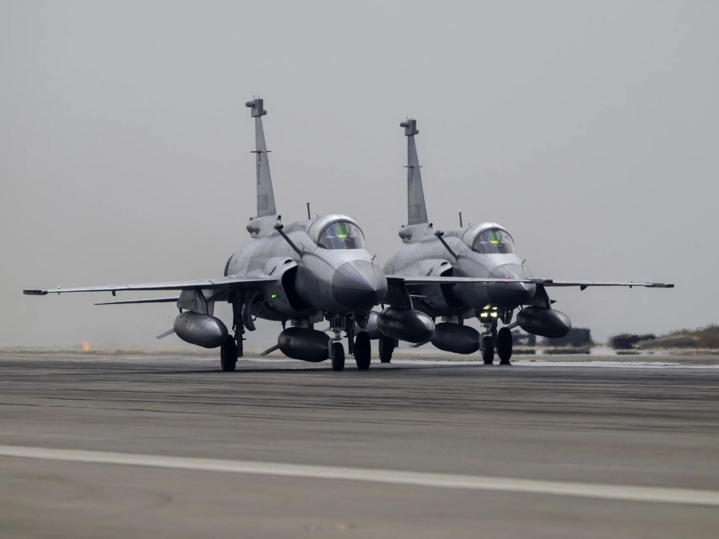 Pakistan Irak’ın JF-17 savaş uçaklarına yoğun ilgi gösterdiğini açıkladı