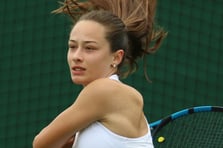 Wimbledon'da Türk zaferi: Zeynep Sönmez, dünya 32 numarasını eleyerek 75 yıllık hasreti bitirdi