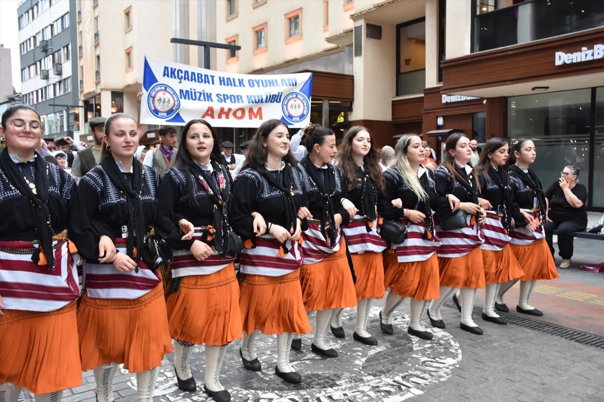 Adil Karaismailoğlu: "Diline, dinine bakmadan herkesi Trabzon’a bekliyoruz"