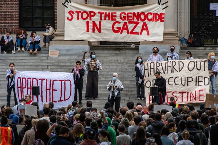 Trump yönetimi Harvard Üniversitesi'nin uluslararası öğrenci kabul etme yetkisini iptal etti