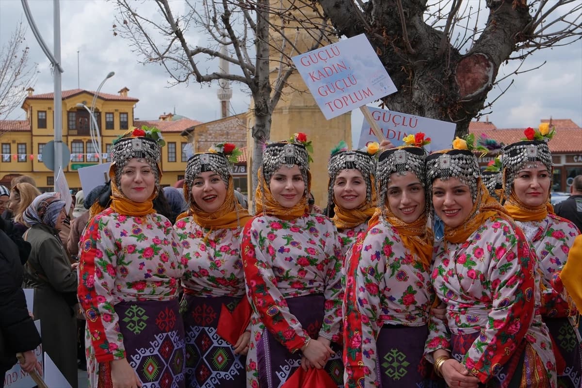Çorum'da 3. Puduhepa Kadın Kültür Festivali coşkusu başladı