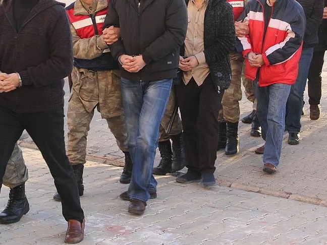 Beş ilde dev uyuşturucu operasyonu: Yüzlerce şüpheli yakalandı