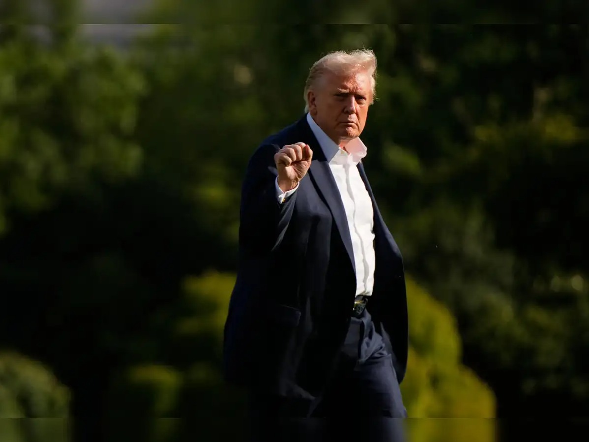 US weighs strikes on drug targets inside Venezuela