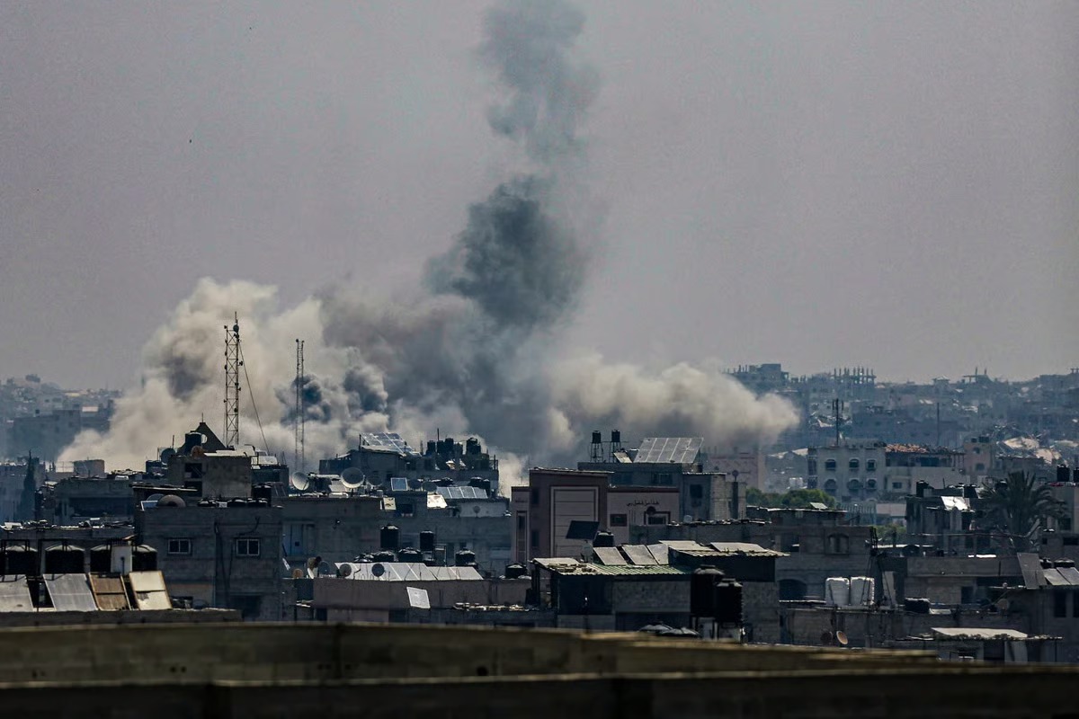 Israeli Fire Kills 41 Near Gaza Aid Sites