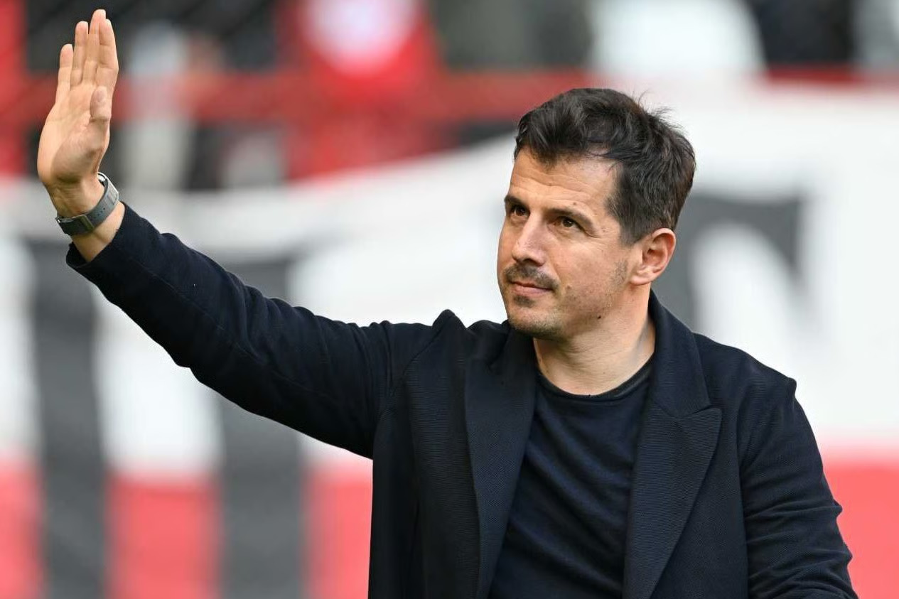 Emre Belözoğlu Antalyaspor'dan ayrıldı