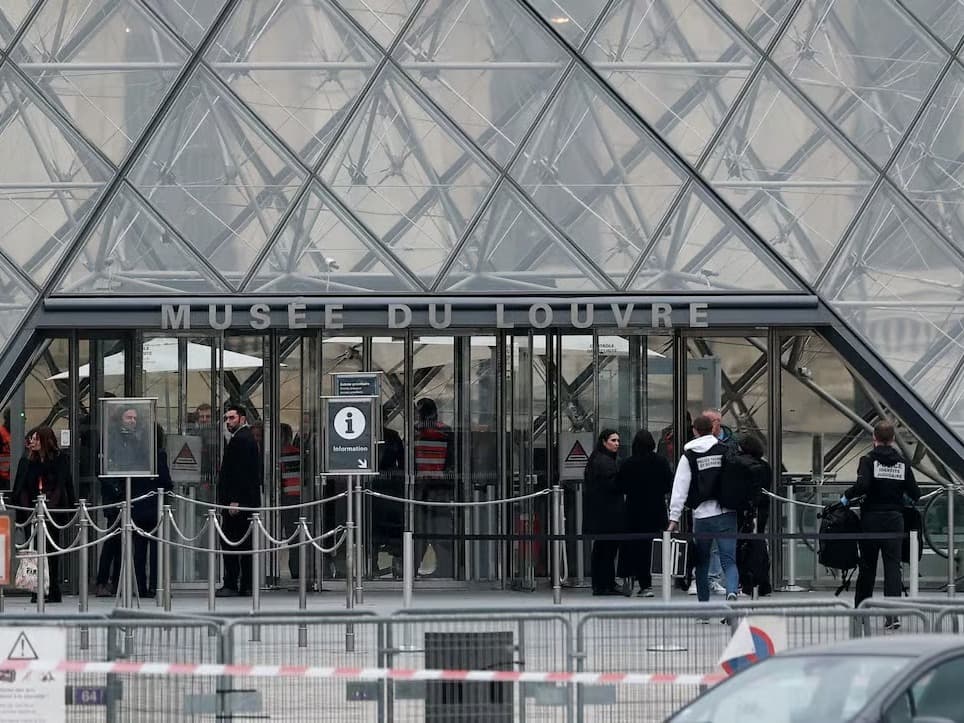 Louvre soygununda 2 tutuklama