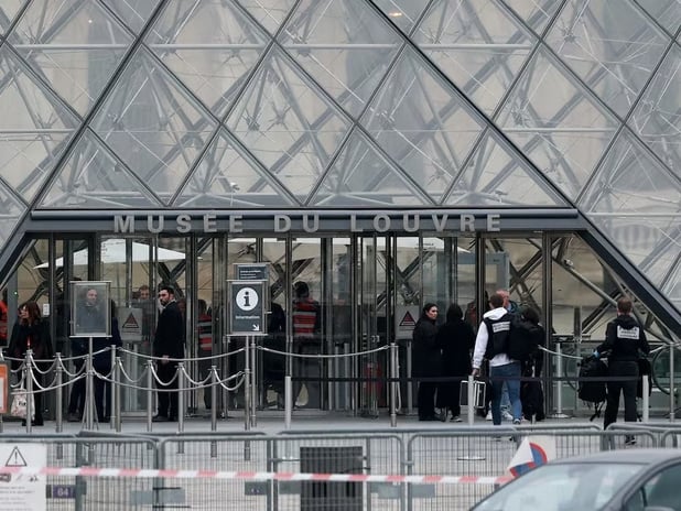 Louvre soygununa karıştığından şüphelenilen 2 kişi tutuklandı