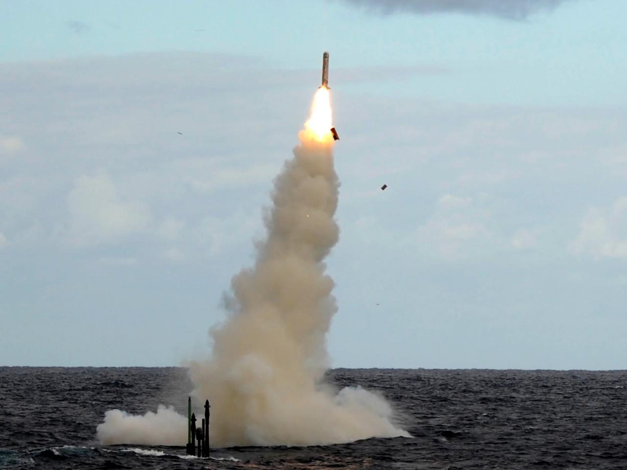 Hollanda, Tomahawk füzelerinden vazgeçti