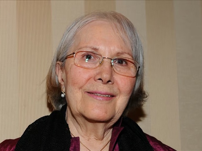 Adalet Ağaoğlu'nun hayat yolculuğu