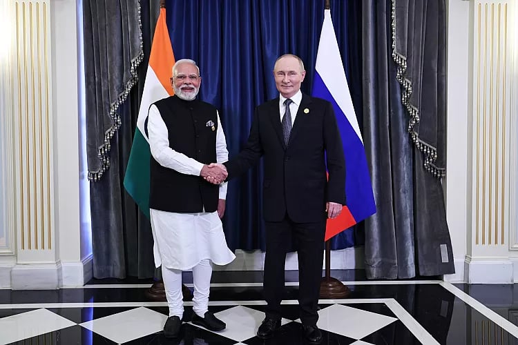 Narendra Modi ve Vladimir Putin - AP